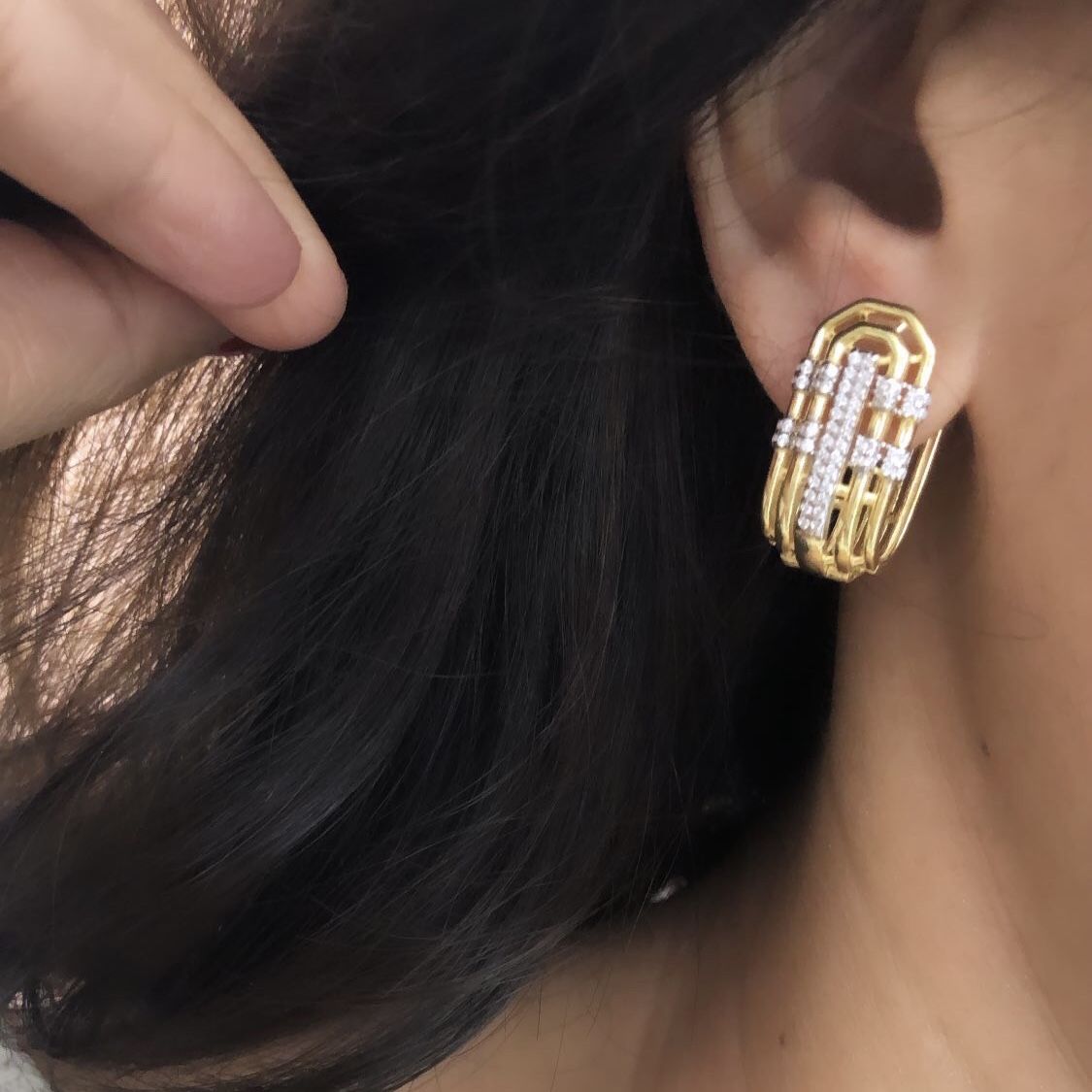 Taşlı Gold Küpe