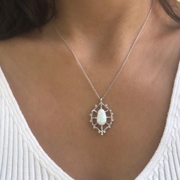 Opal Taşlı Kolye