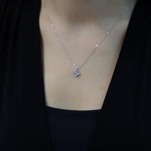 Choice Gümüş Kalem İşçilikli Yonca Kolye