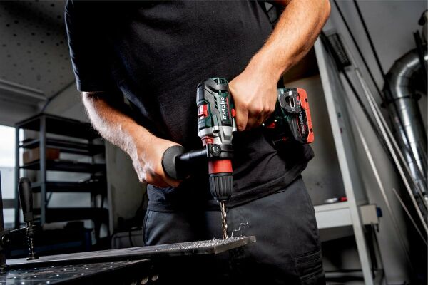METABO GB 18 LTX BL QI/5.5 Şarjlı Kılavuz Çekme Matkabı 18 Volt