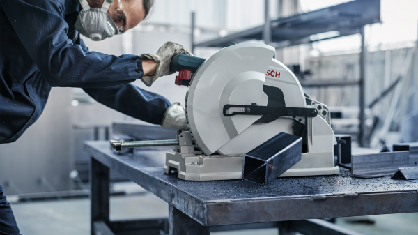 BOSCH PRO Steel 305X2.2x25.4 mm 60 Diş Elmas Uçlu Metal Kesme Testeresi