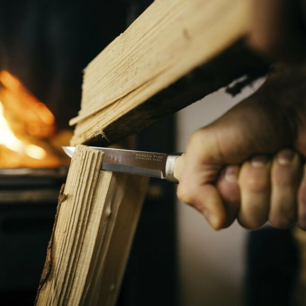 FISKARS Norden Ahşap Saplı Kılıflı Bıçak (1072090)