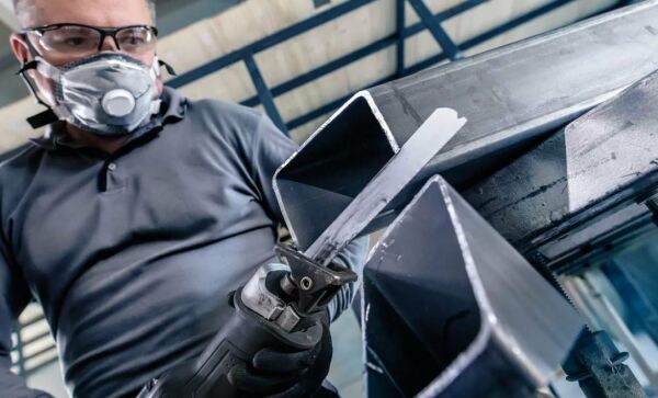 BOSCH PRO S 1137 HBF Metal Kesimi İçin Orta Hizmet Tilki Kuyruğu Testere Ucu 225 mm