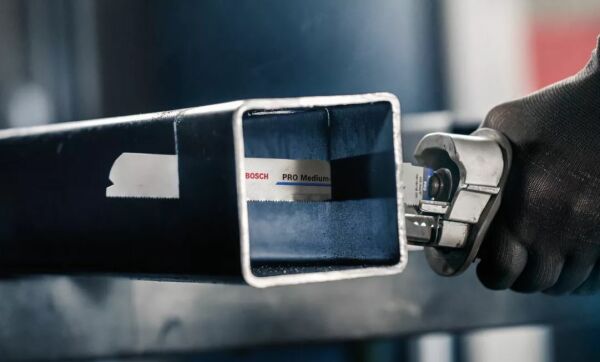 BOSCH PRO S 1137 HBF Metal Kesimi İçin Orta Hizmet Tilki Kuyruğu Testere Ucu 225 mm