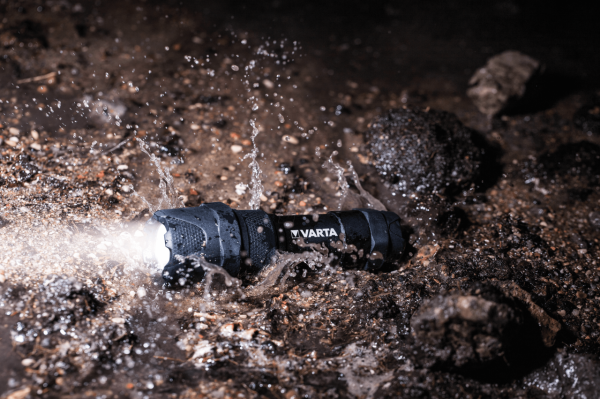 VARTA Indestructible F10 Pro Led El Feneri (18710101421)