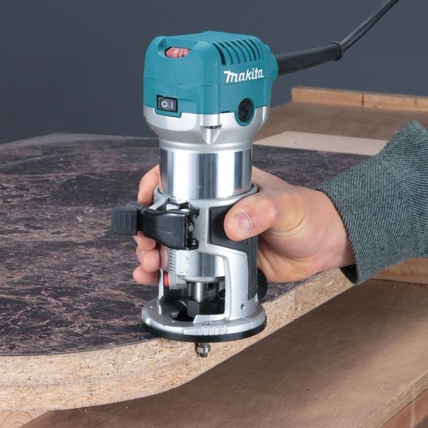 MAKİTA RT0702C Avuç Tip El Frezesi 710 Watt