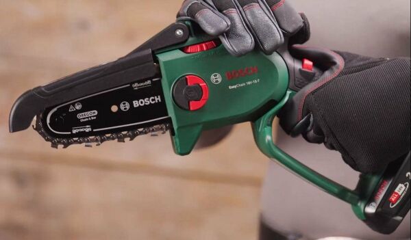 BOSCH EasyChain 18V-15-7 Şarjlı Zincirli Budama Makinası 18 Volt