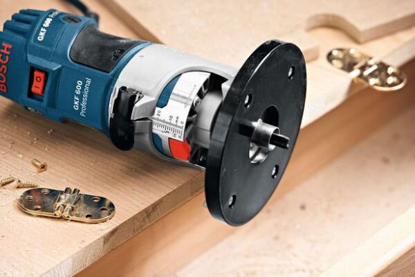 Bosch Professional GKF 600 Freze Makinesi - 060160A100