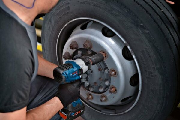 BOSCH GDS 18 V-1050 Şarjlı Somun Sıkma 18 Volt 3/4 Soket (Akü Ve Şarj Aleti Hariç)