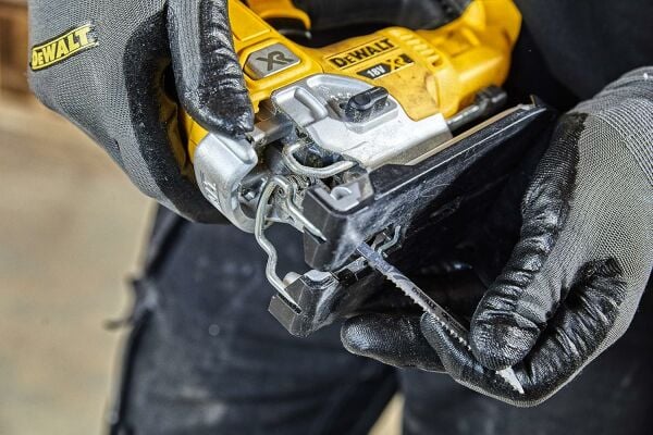 Dewalt DCS334NT-XJ 18V Dekupaj Testere (Akü Hariç)