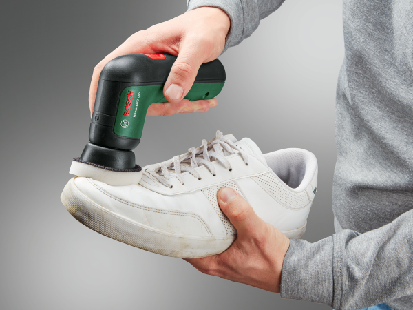 BOSCH UniversalBrush Akülü Temizleme Makinası