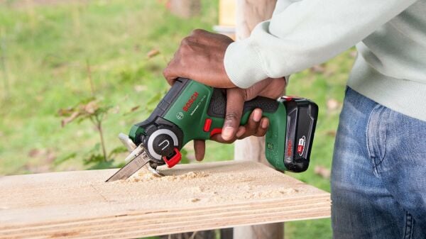 BOSCH UniversalCut 18V-65 NanoBlade Testere (Akü ve Şarj Aleti Hariç)