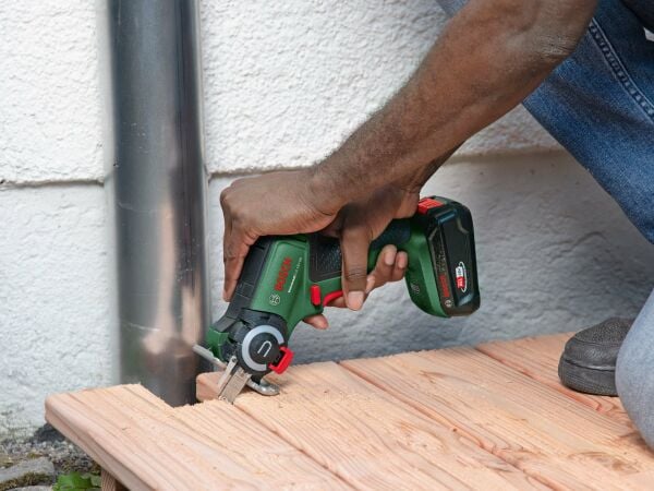 BOSCH UniversalCut 18V-65 NanoBlade Testere (Akü ve Şarj Aleti Hariç)