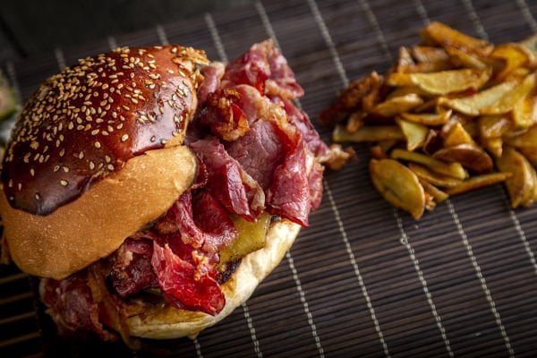 DANA BACON 100 GR