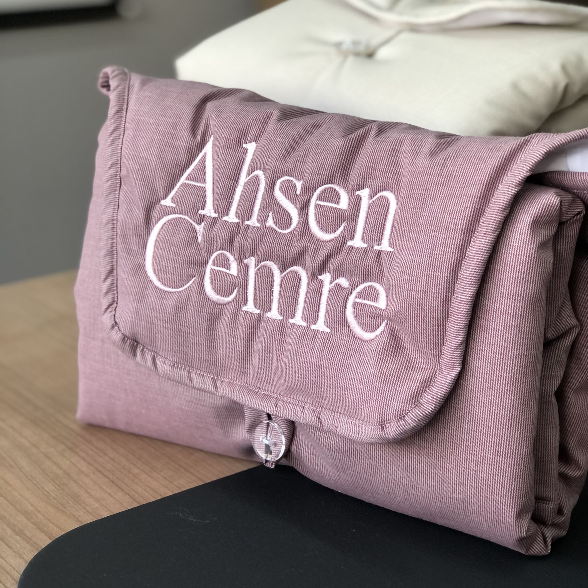 Mürdüm Katlanabilir İsimli Alt Açma Örtüsü