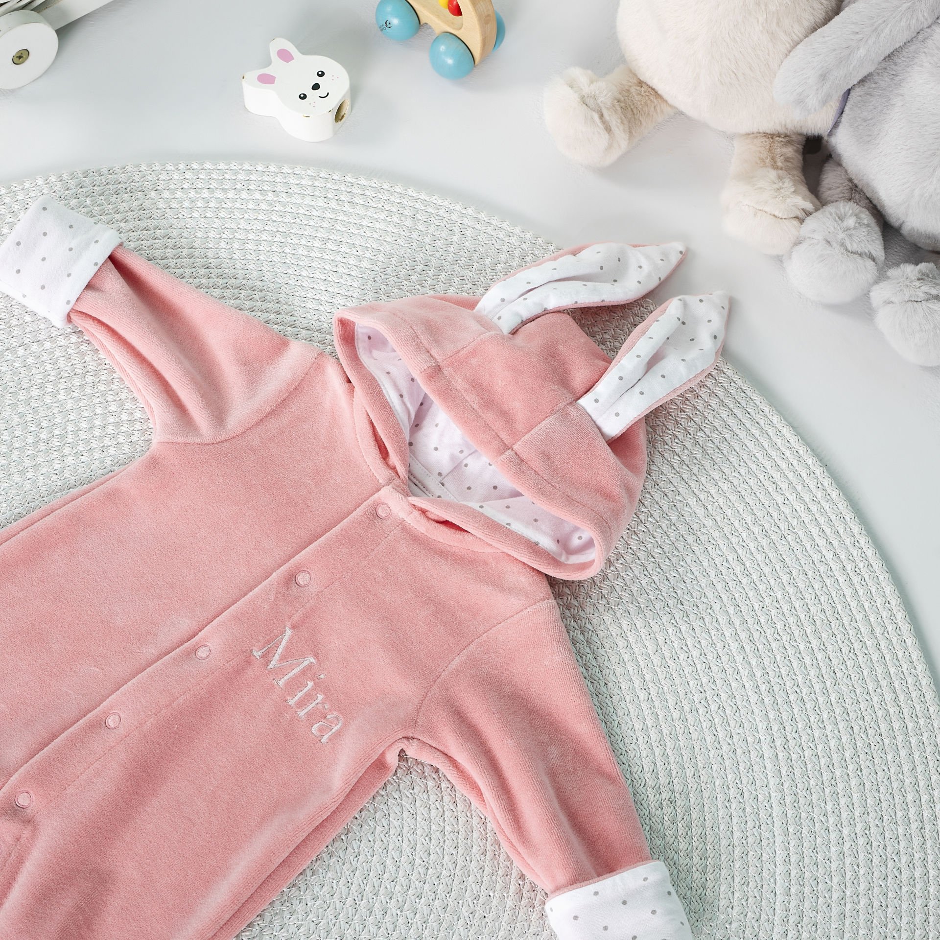 Pembe Tavşan Kulaklı Kapüşonlu Patiksiz Kadife Tulum