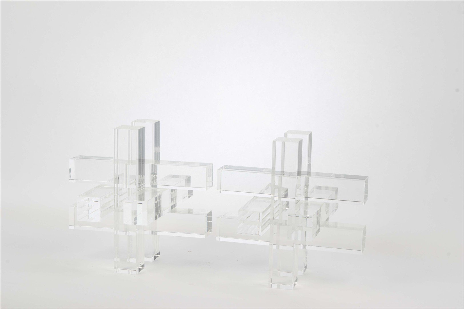 Kristal Şeffaf Kitap Tutucu 15x15x15cm