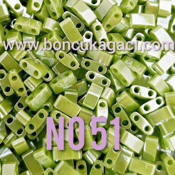 No:51 Miyuki Half-Tila , Half Tila Boncuk HTL 439 Sedefli Yeşil 5 gr