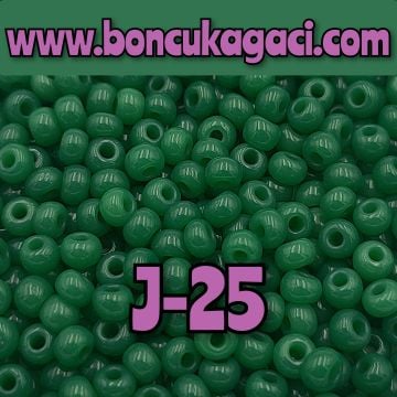 J-25 Yonca Yeşil Preciosa Jabloneks Kum Boncuk 8/0 (3mm)