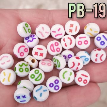 Pb-19 Beyaz Zemin Üzeri Karışık Renk Yassı Plastik Emoji