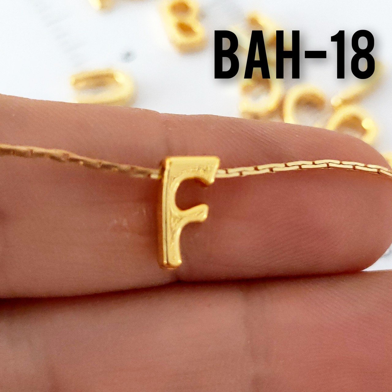 BAH-18 LAK Altın Kaplama F Harfi Boncuk