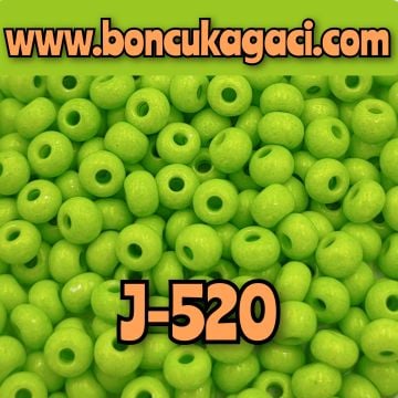 J-520 Fıstık Yeşili Boyalı Preciosa Jabloneks Kum Boncuk 6/0 (4mm)