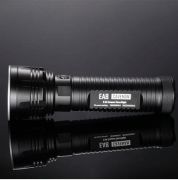 NITECORE EA8 900 LUMEN EL FENERI