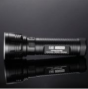 NITECORE EA8 900 LUMEN EL FENERI