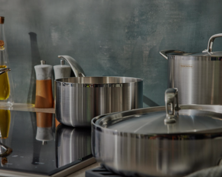 40% OFF ON COOKWARE SETS!
