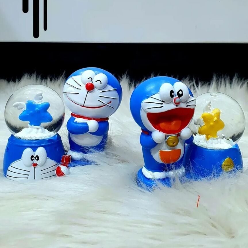 Doremon Dekoratif Polyester Işıklı Cam Küre Biblo
