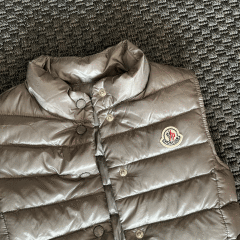 Moncler Gri Puffer Yelek 5 yaş 112 cm  kayak yılbaşı