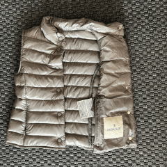 Moncler Gri Puffer Yelek 5 yaş 112 cm  kayak yılbaşı