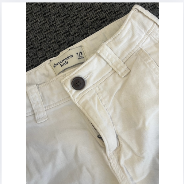 Abercrombie beyaz şort 7 8 yaş