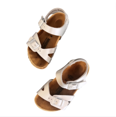 Birkenstock Metalik gümüş sandaletler 24 numara