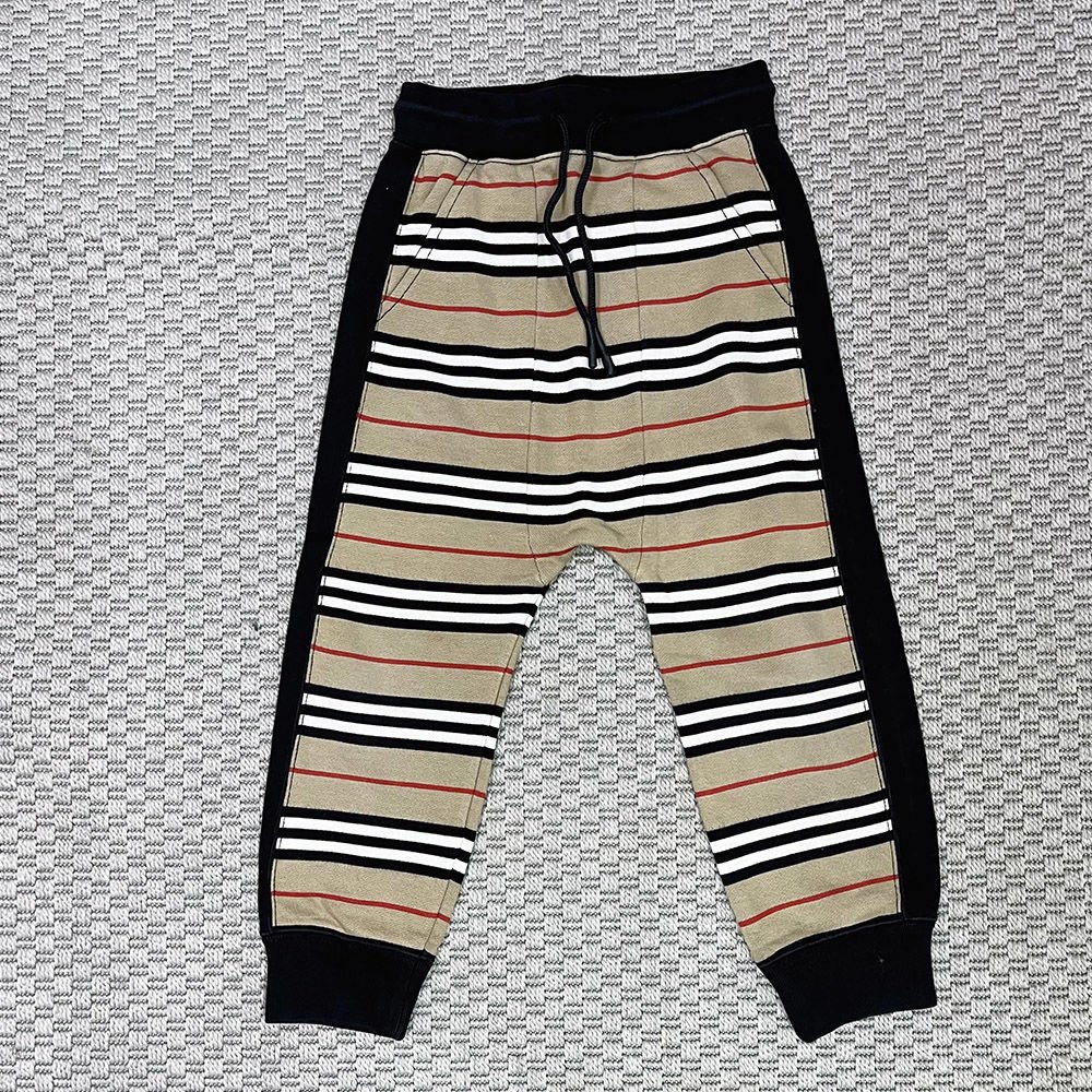 Burberry Desenli Eşofman Altı 6 yaş 116 cm