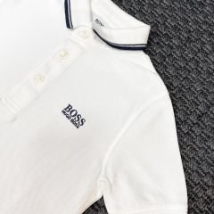 Hugo Boss Beyaz tshirt 4 yaş 102 cm