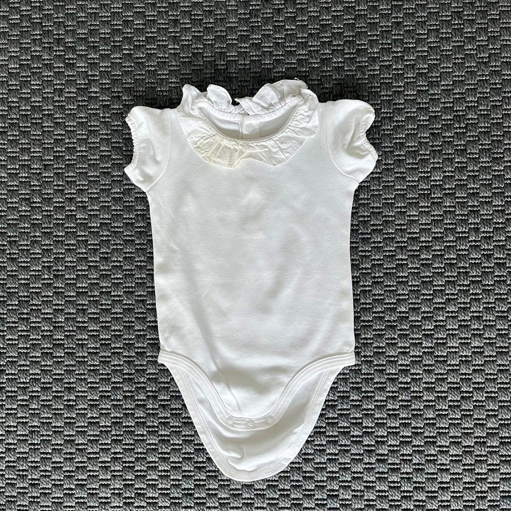 Jacadi Beyaz Fırfırlı Body 6 ay
