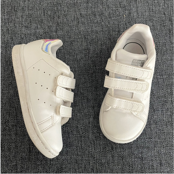 Adidas StanSmith Hologramlı ayakkabılar 24 numara
