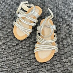 Stuart Weitzman Gümüş Sandaletler (ETİKETLİ)  27 numara