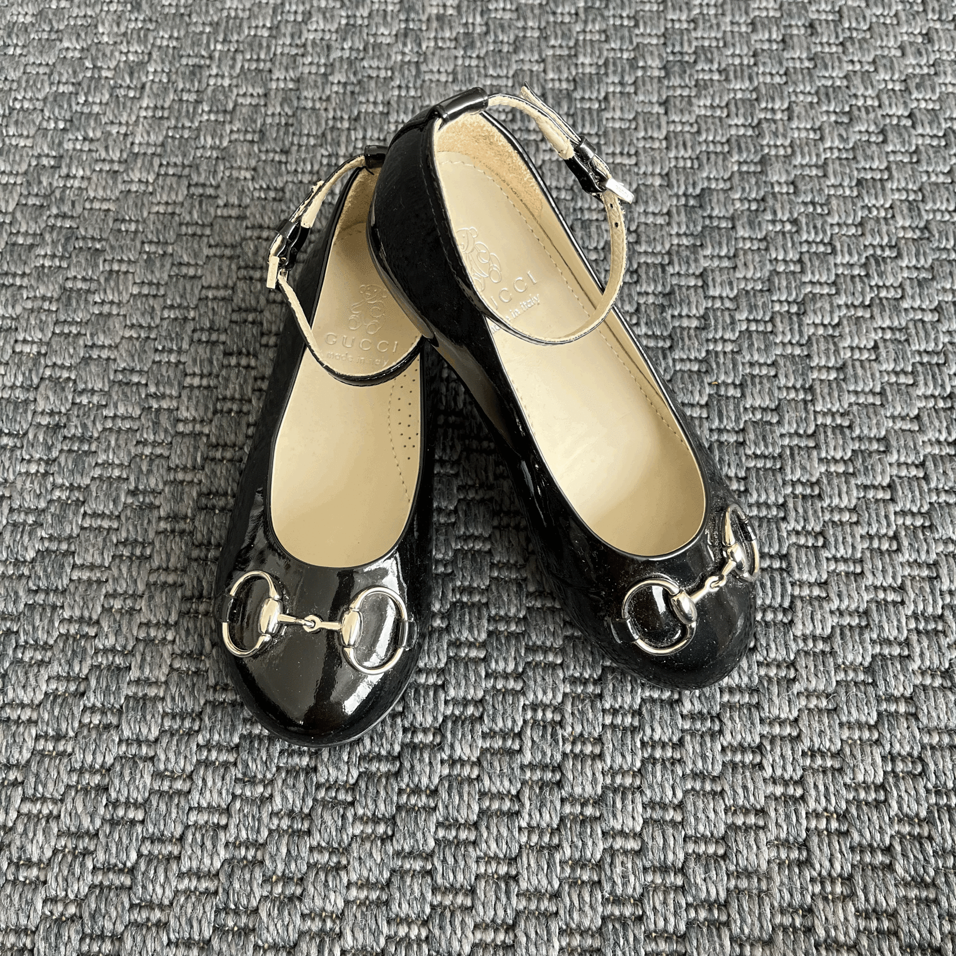 Gucci Rugan Babetler 28 numara