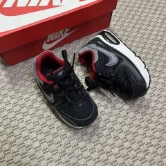 Nike Kırmızı Siyah Ayakkabılar 23.5 numara