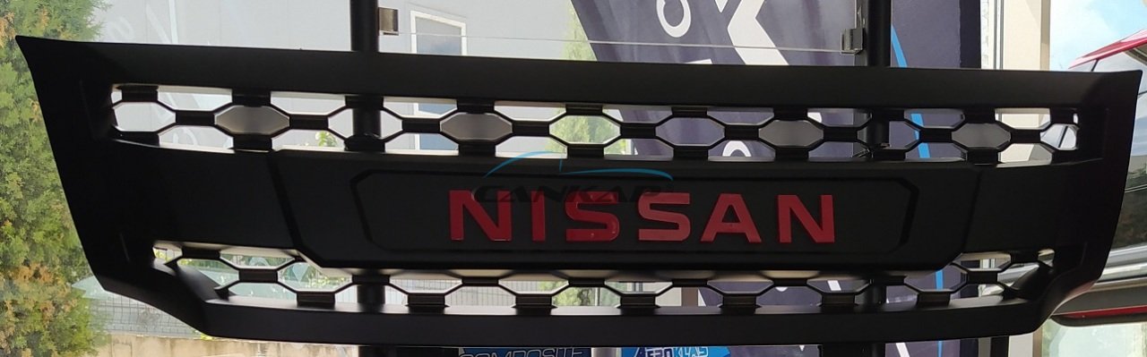 Nissan Navara Np300 Nissan Yazılı Ledli Ön Panjur