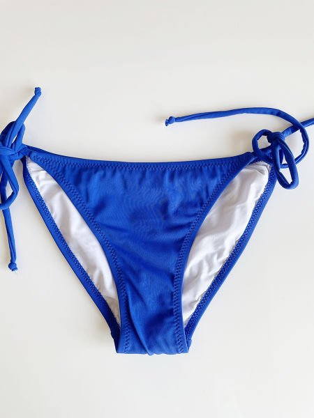 Mavi Kenarları ince İp Bağlama Detaylı Bikini Altı