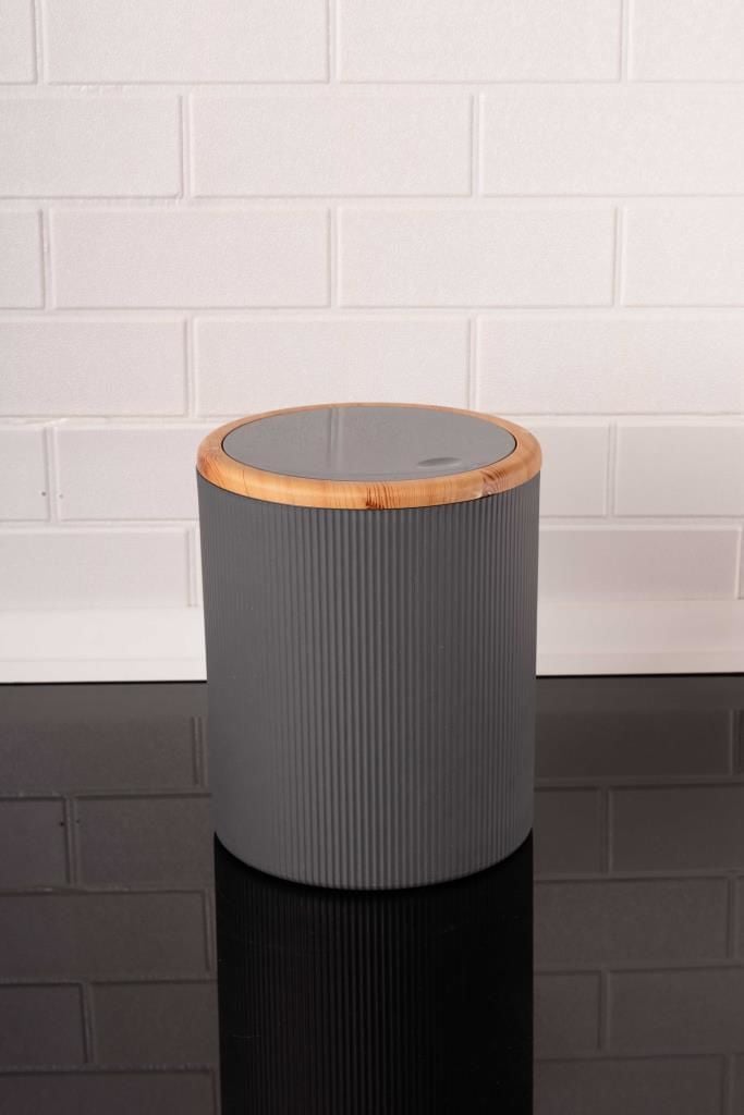 Sallanır Kapaklı ve Bambu Desen Detaylı Banyo ve Mutfak Tezgah Üstü Çöp Kovası 6 lt Gri