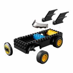 LEGO DC Comics Super Heroes Batman Joker’e Karşı Batmobil Takibi 76180