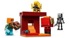 LEGO Minecraft Nether Lav Savaşı 21266