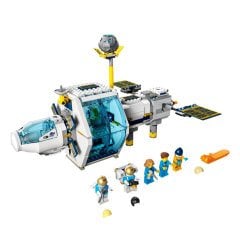 LEGO  City Ay Uzay İstasyonu 60349