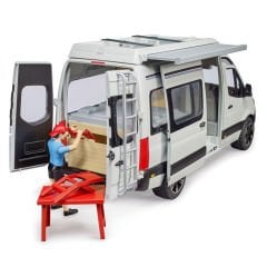 Bruder M. Benz Sprinter Kamp Aracı Ve Sürücüsü BR02672