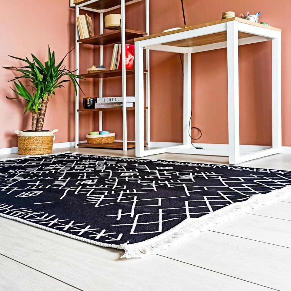 Uşak Çizgisel Desenli Kilim 160X230