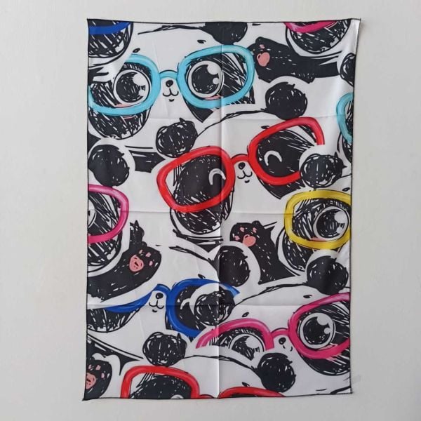 Gözlüklü Panda Tasarımlı Duvar Örtüsü